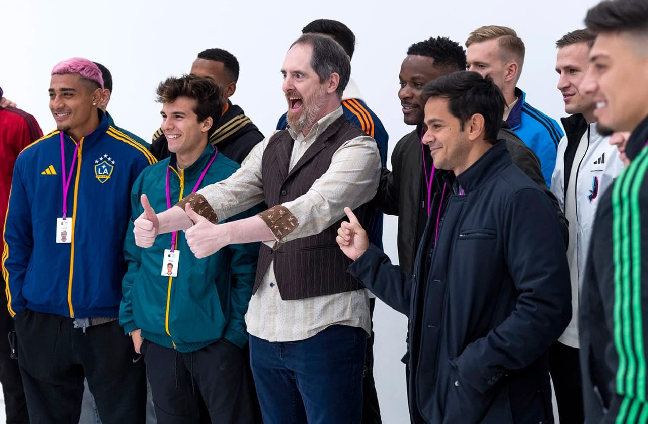 Durante esa visita, el actor Brendan Hunt (que interpreta al personaje de Coach Beard en la serie "Ted Lasso") recibió a futbolistas y talentos de MLS Season Pass.