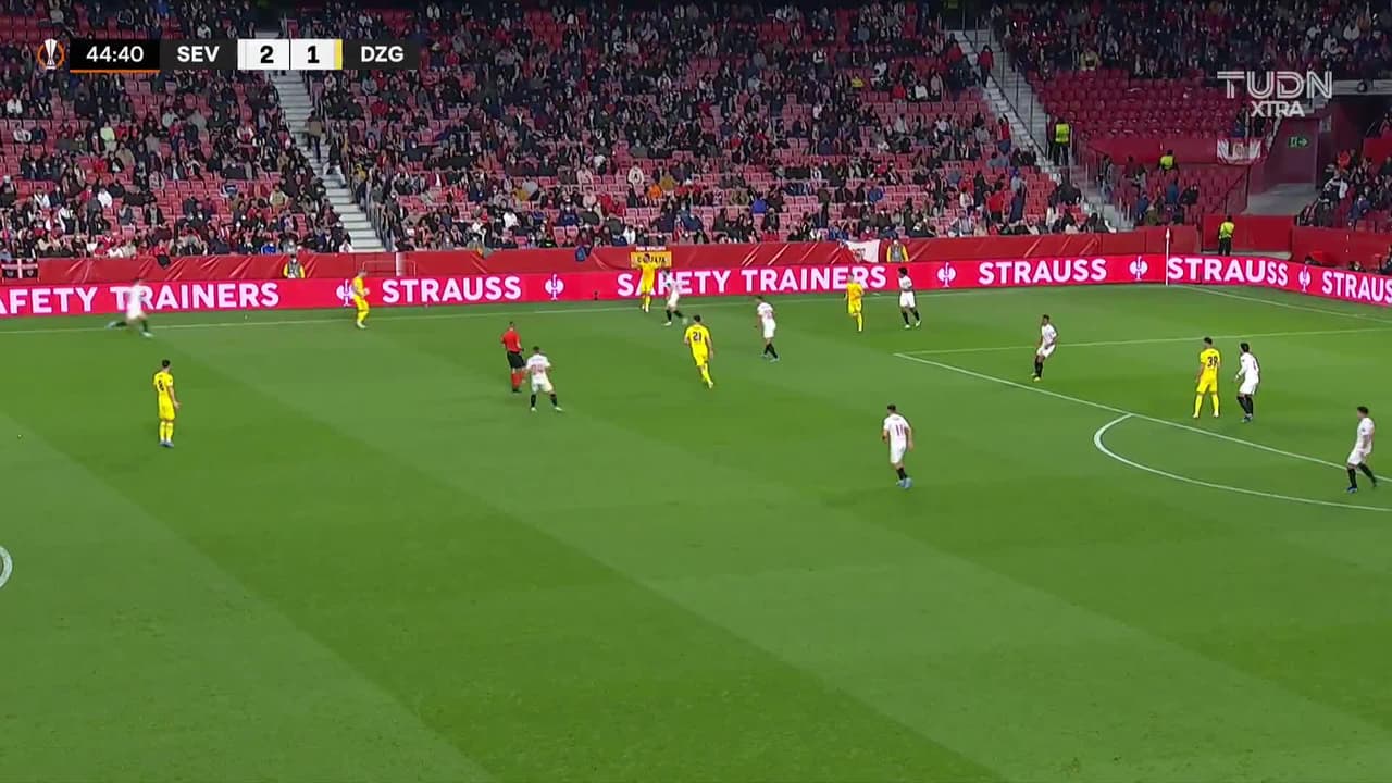 ¡Se estrenó! Anthony Martial anotó el 3-1 para el Sevilla