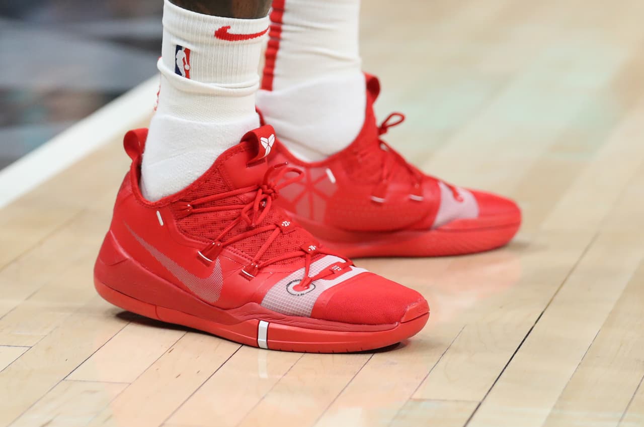 Taurean Prince, delantero de los Atlanta Hawks, se calzó estos Nike Kobe AD Exodus en rojo intenso ante los Houston Rockets.