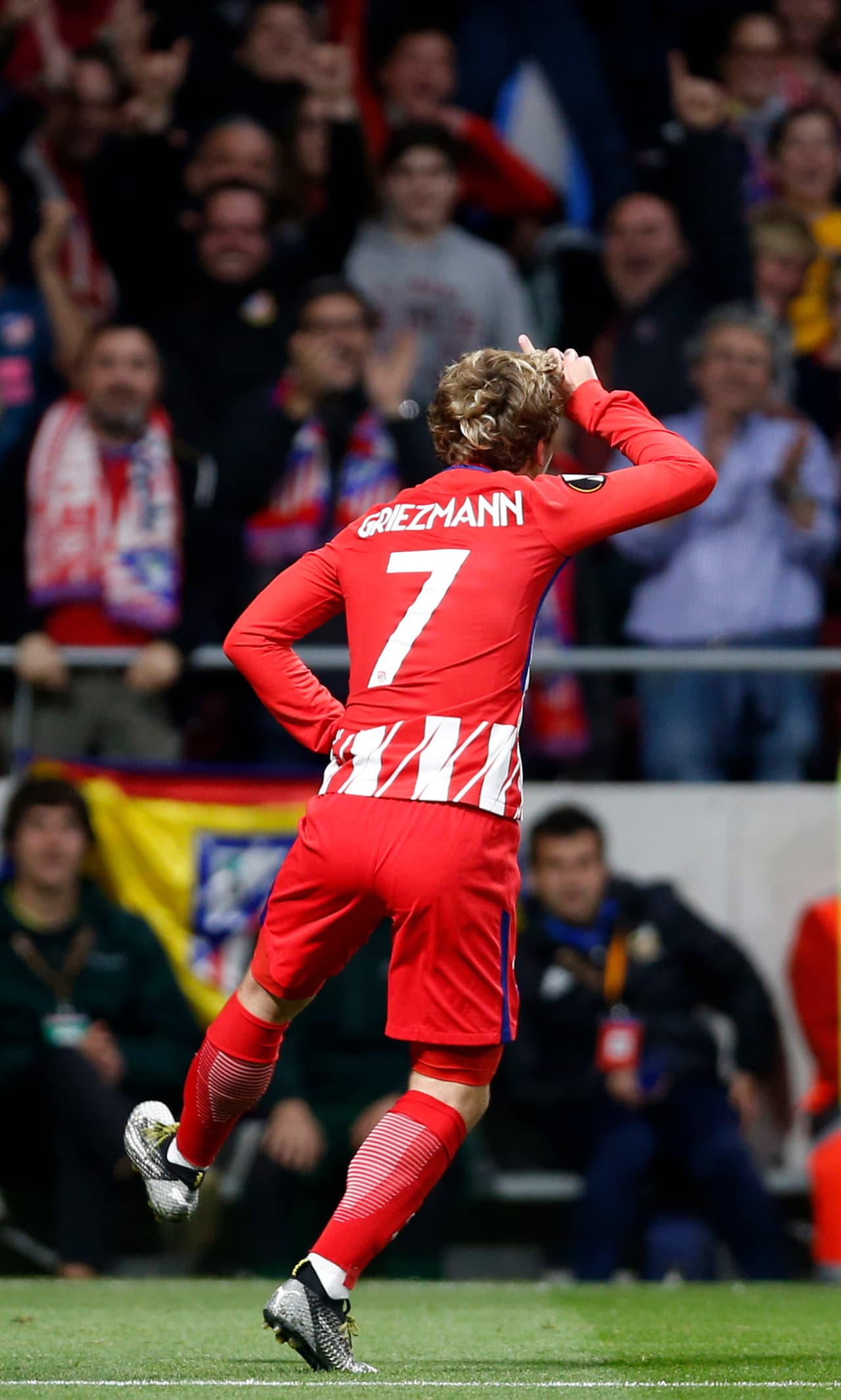 Un nuevo error de la defensa lisboeta –esta vez de Mathieu– dejó al francés con el espacio perfecto para pisar el área y definir de pierna izquierda ante la salida de Rui Patricio.