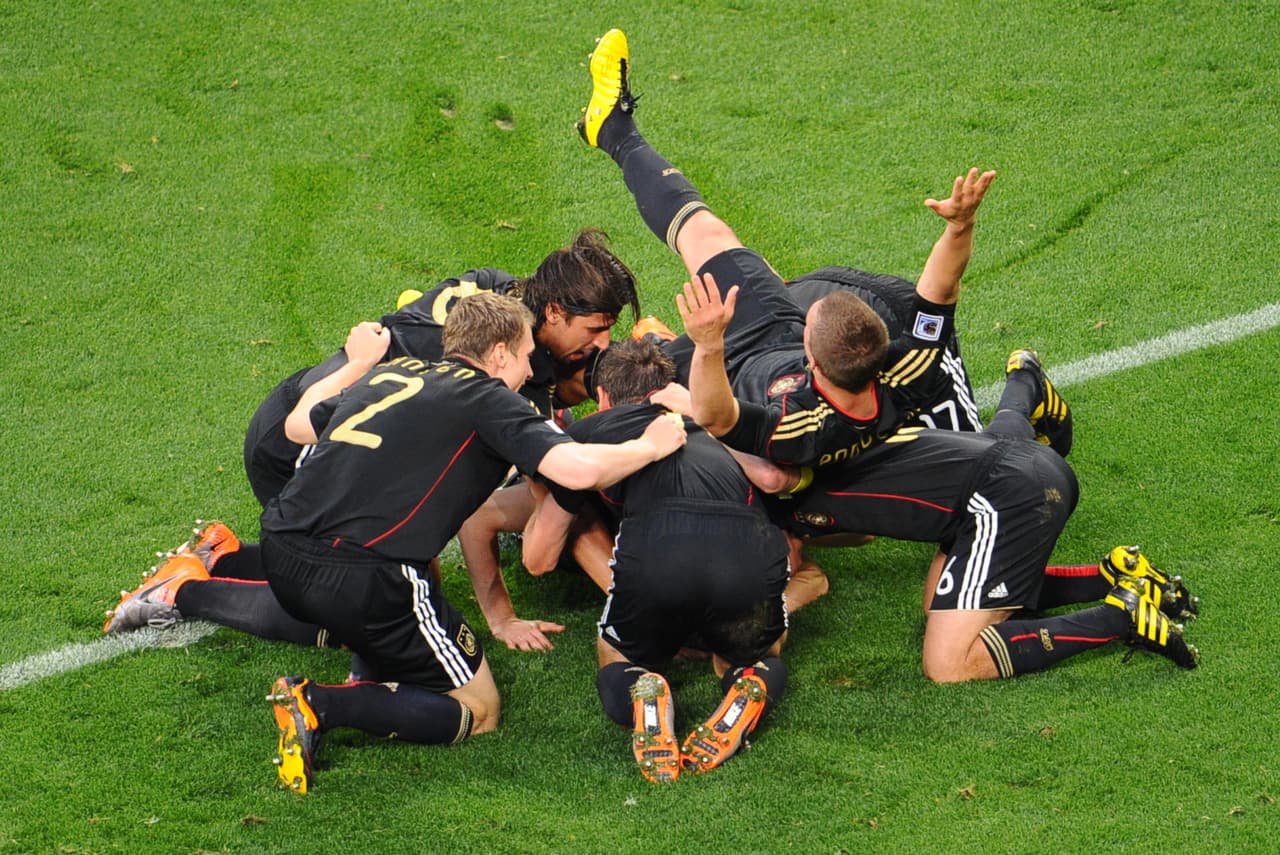 Alemania, con una generación exitosa, vivió ese día uno de los momentos gloriosos, muy a pesar de que en semifinales cayó ante la poderosa España.