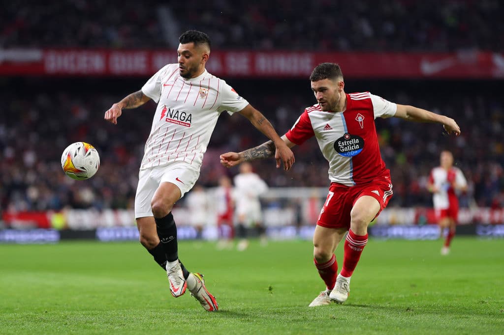 Los locales lograron conectar en el segundo tiempo para recuperar la desventaja de 0-2 para terminar empatando 2-2, Sevilla logró recatar el empate, pero le vuelve a dar oportunidad al Real Madrid de serpararse en la punta.