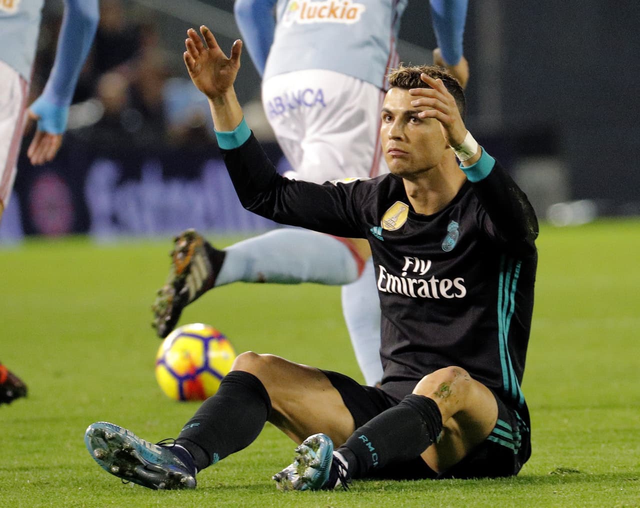 Aunque el Madrid ganaba, la frustración de Ronaldo era evidente en cada jugada que no lograba concretar.