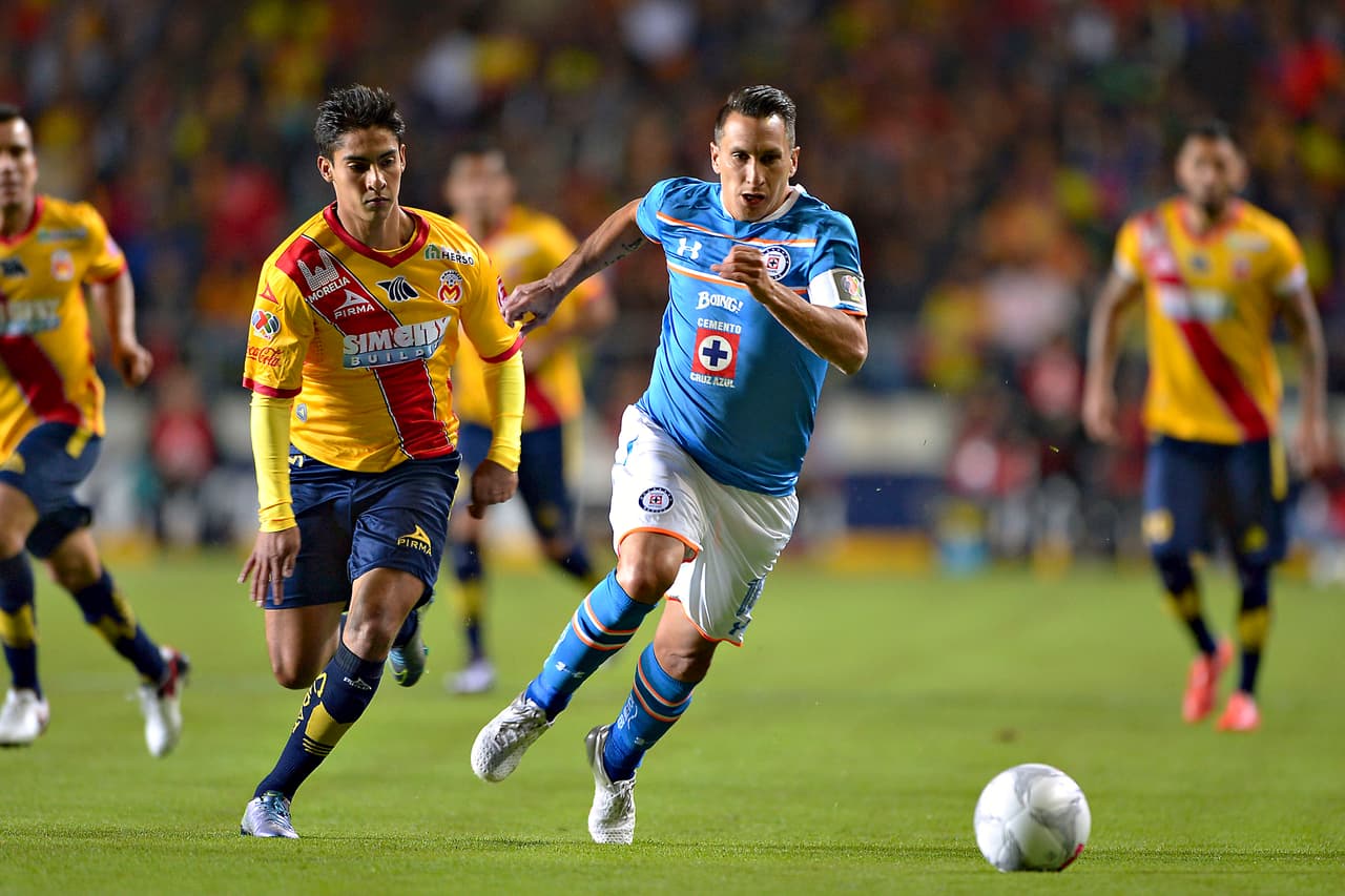 Cruz Azul no supo mantener la ventaja en el marcador ante Morelia y terminó sacando un empate 2-2 de la cancha de los Monarcas en un partido que tuvo intensidad, goles y algunos errores.