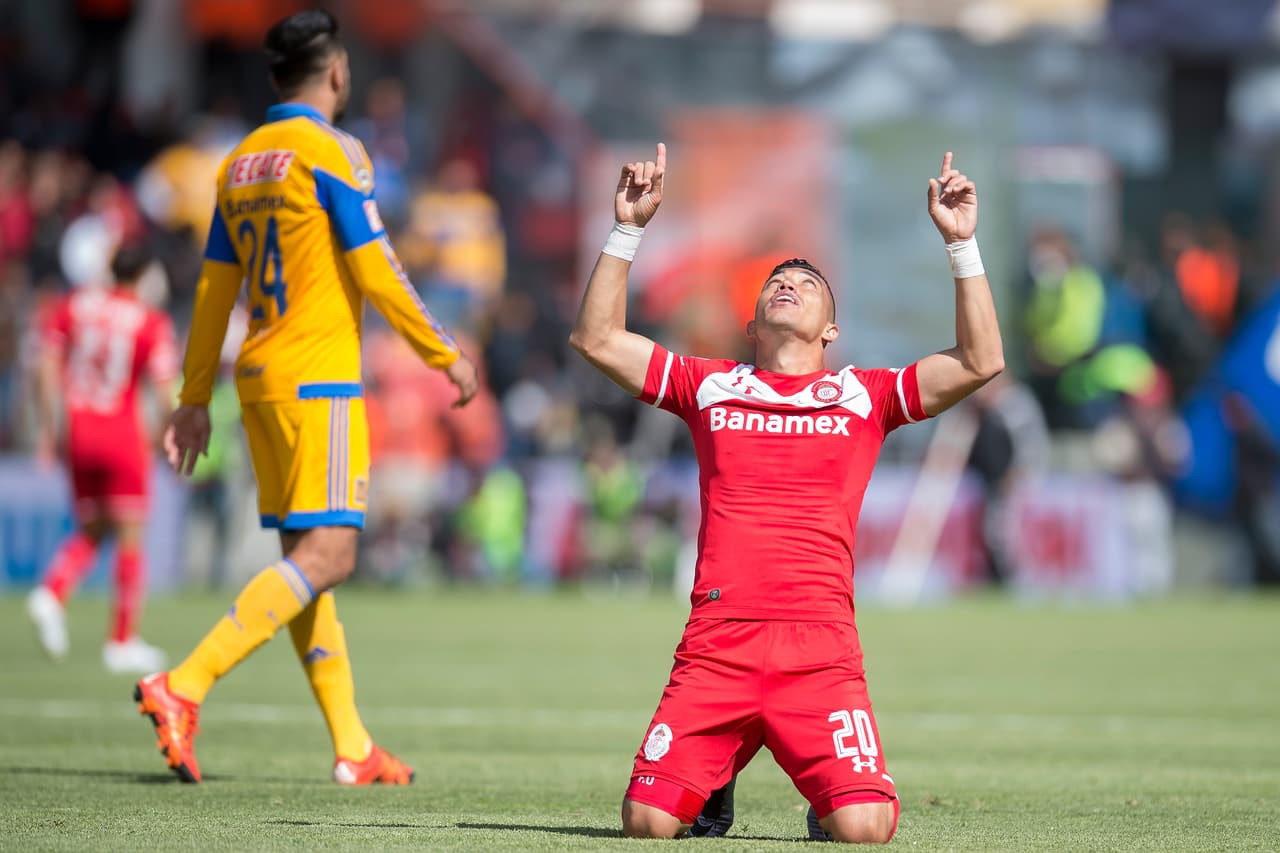 Y hablando del campeón, Tigres inicio la defensa de su corona con una derrota por la mínima ante Toluca en el estadio Nemesio Diez. El cuadro del “Tuca” fue de los equipos que menos tiempo tuvo para hacer pretemporada junto con Pumas por jugar la final.