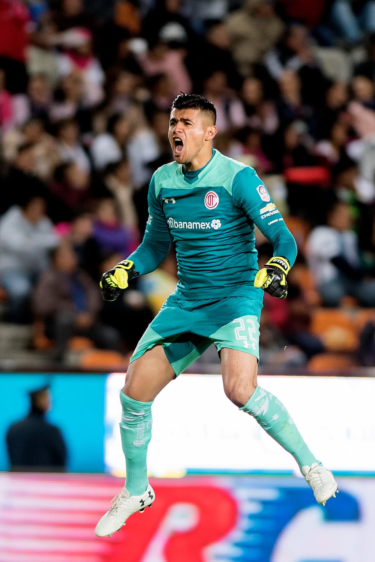 003 Luis García - El portero de Toluca fue el mexicano más destacado en su posición al sumar 8 puntos.