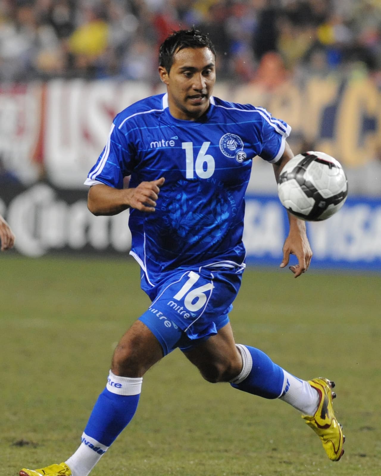 La selección de El Salvador se acuerda tarde de inscribir a Arturo Álvarez