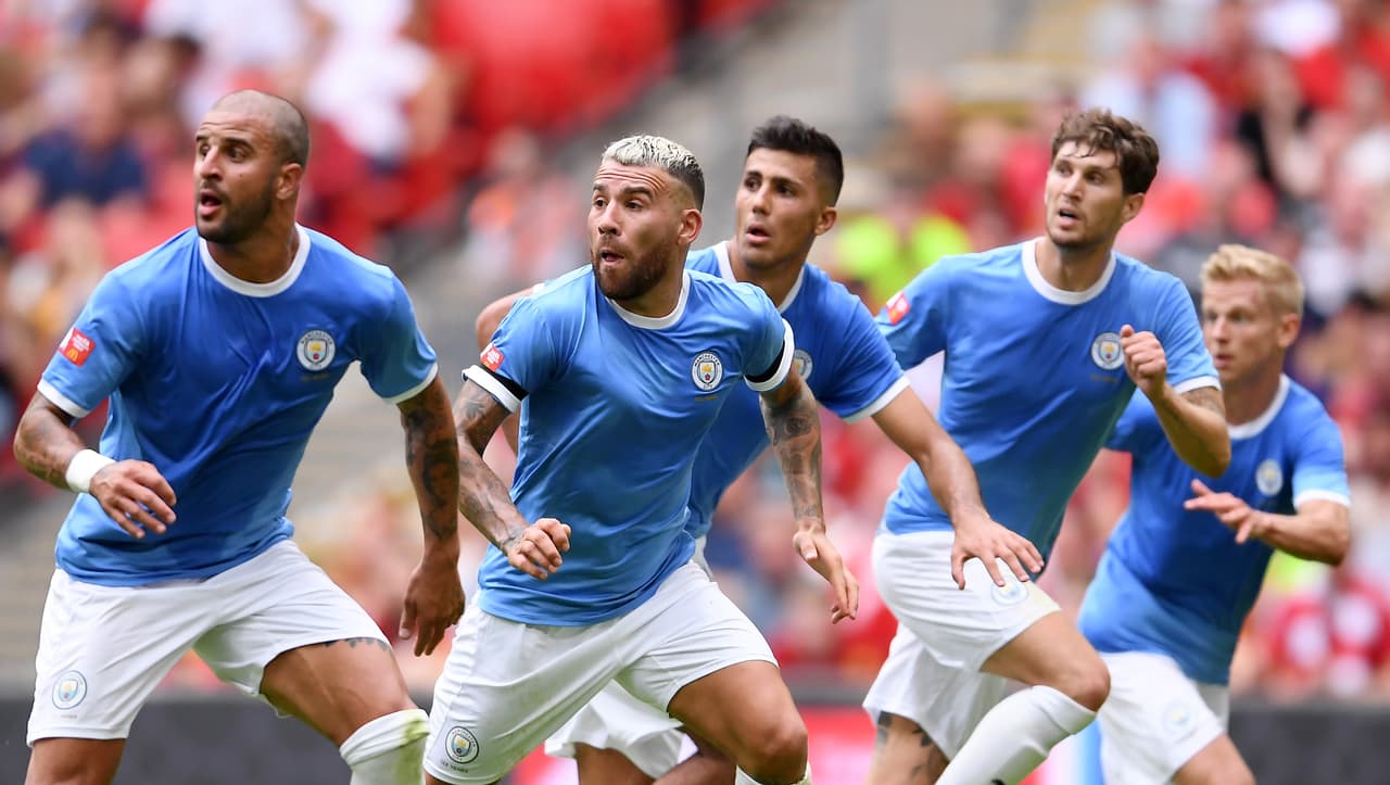 Walker, Otamendi, Rodri, Stones y Zinchenko conformaron las primeras alturas en la salida de balón ante el Liverpool en el Community Shield.