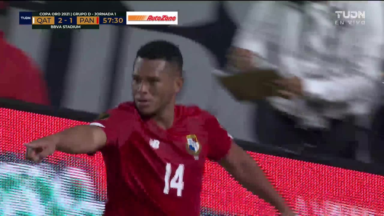 ¡GOL!  anota para Panamá. Rolando Blackburn