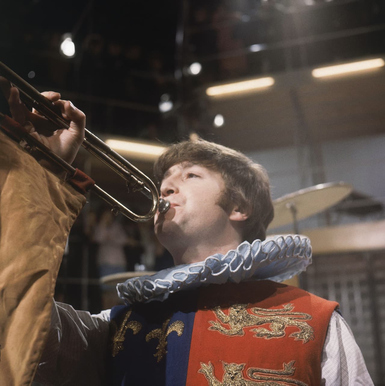 Por su parte John Lennon, además de la anécdota con Stubbins, no se tiene mayor conocimiento de su afición por el Liverpool. Lo que sí se dice es que el deporte que más le gustaba era el cricket.