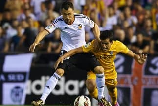 Valencia goleó al Málaga en casa.