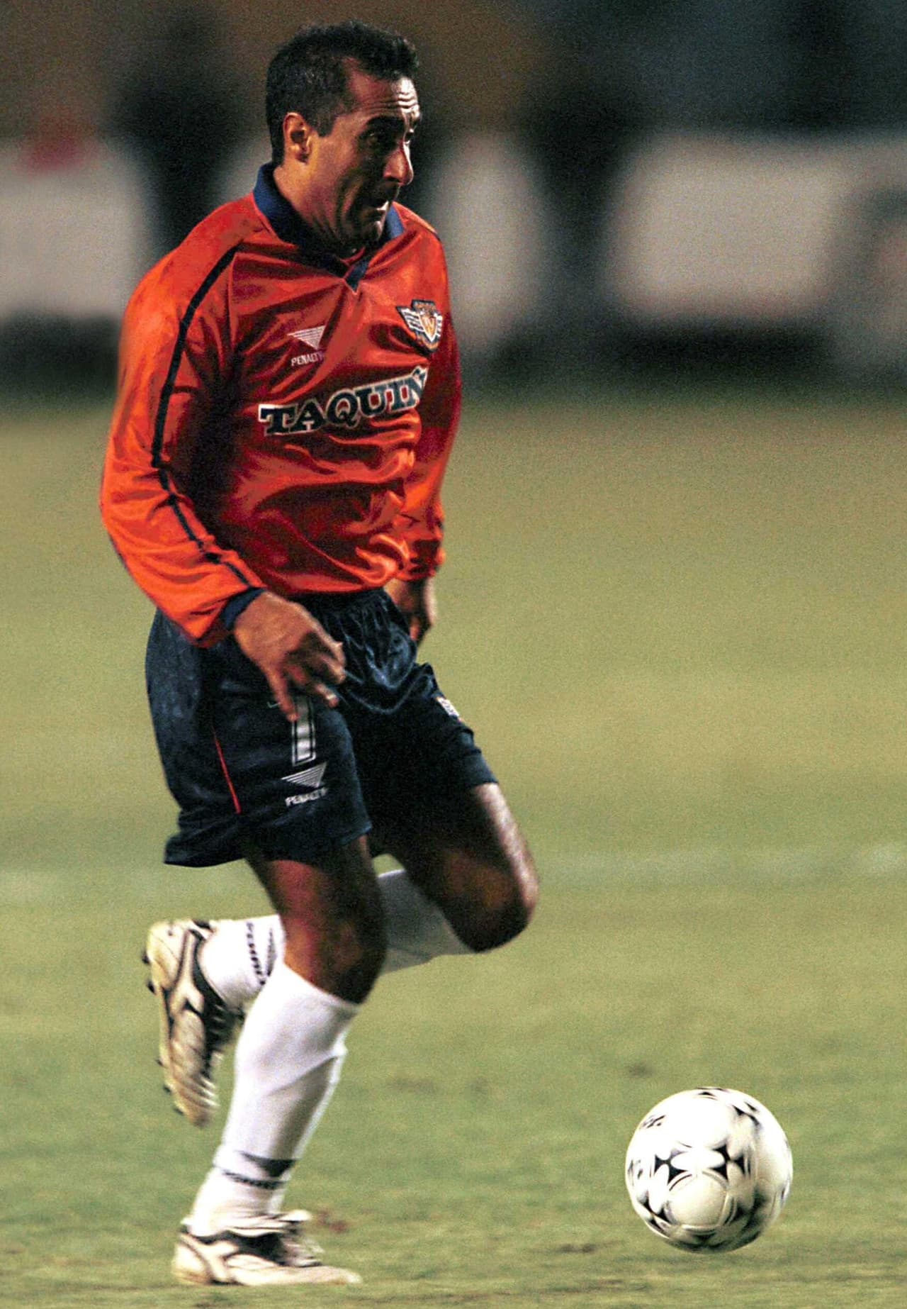 Prosiguió su carrera con Newell´s, pasó por el Wilstermann boliviano y una tarde del año 1999, mientras jugaba con Platense, se dio cuenta de que la alegría de jugar se “había terminado”. Se retiró en silencio y se hizo técnico.