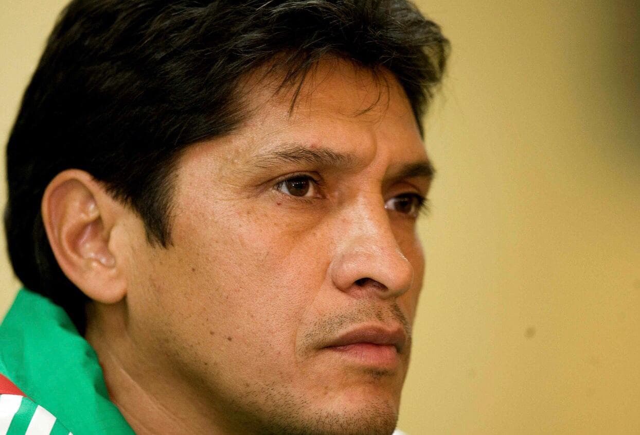 <b>José Luis Gonzáles China (Veracruz</b>): Aún sin anuncio oficial, todo apunta a que será el técnico interino de los jarochos pero la situación con los del puerto es agravante y el responsable en el banquillo estaría tambaleándose.