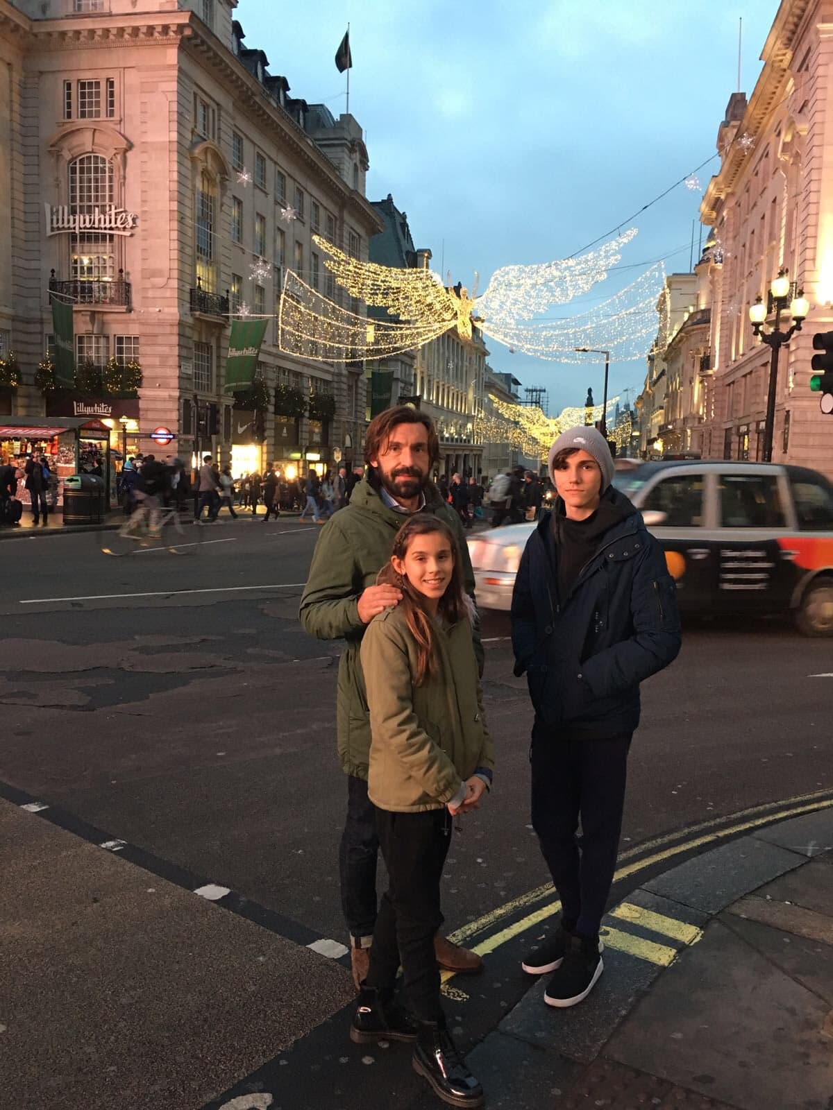 Por su parte, la otra estrella de NYCFC, Andrea Pirlo, disfrutó algunos días en Londres con su familia.