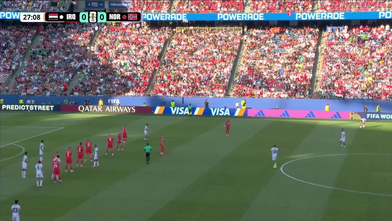 ¡GOL!  anota para Noruega. Erling Haaland