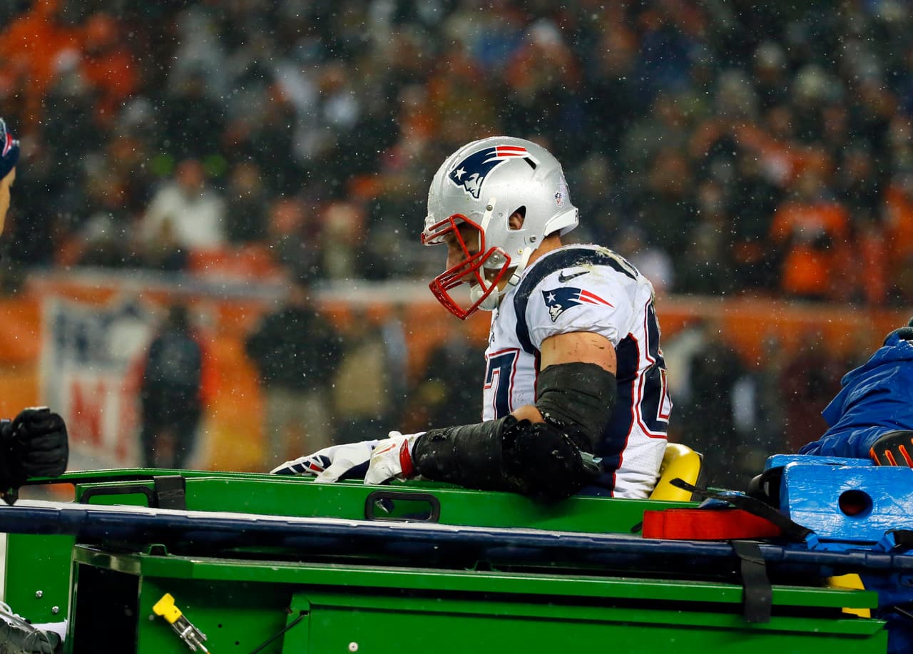 <b>Año 2018 </b>
<ol>
 <li class="MsoNormal" style="color:black;mso-list:l0 level1 lfo1;tab-stops:list 36.0pt;
     vertical-align:baseline;box-sizing: inherit;outline: 0px;background-position:
     initial initial;background-repeat:initial initial">Conmoción cerebral (21/01)</li>
 <li class="MsoNormal" style="color:black;mso-list:l0 level1 lfo1;tab-stops:list 36.0pt;
     vertical-align:baseline;box-sizing: inherit;outline: 0px;background-position:
     initial initial;background-repeat:initial initial">Problemas de espalda y tobillo (pierde 3 partidos)</li>
</ol>