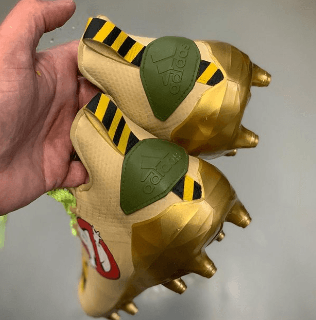 Un diseñador llamado 'Mache', se dedica a realizar este trabajo.