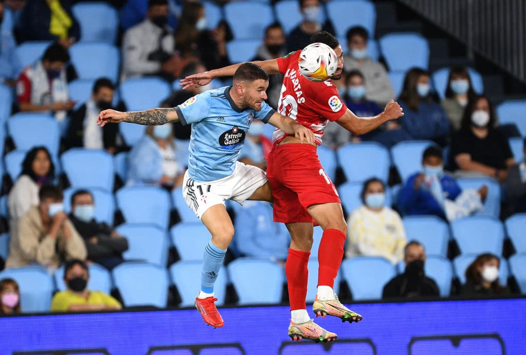 Celta de Vigo salva el partido al minuto 90+4' gracias al gol de Denis Suárez ante Granada al cierre de la séptima Jornada en La Liga. Iago Aspas tuvo la oportunidad en un penalti de poner a los celestes arriba en el marcador, pero Maximiano adivina el tiro y, posteriormente sale lesionado: el mexicano Nestor Araújo jugó 86' minutos del encuentro.