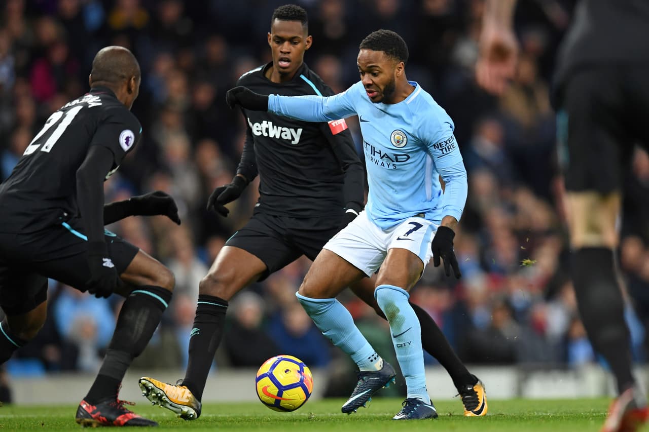 No fue sencillo, pues West Ham, que no contó ni en la banca con 'Chicharito', puso dos líneas de cuatro.