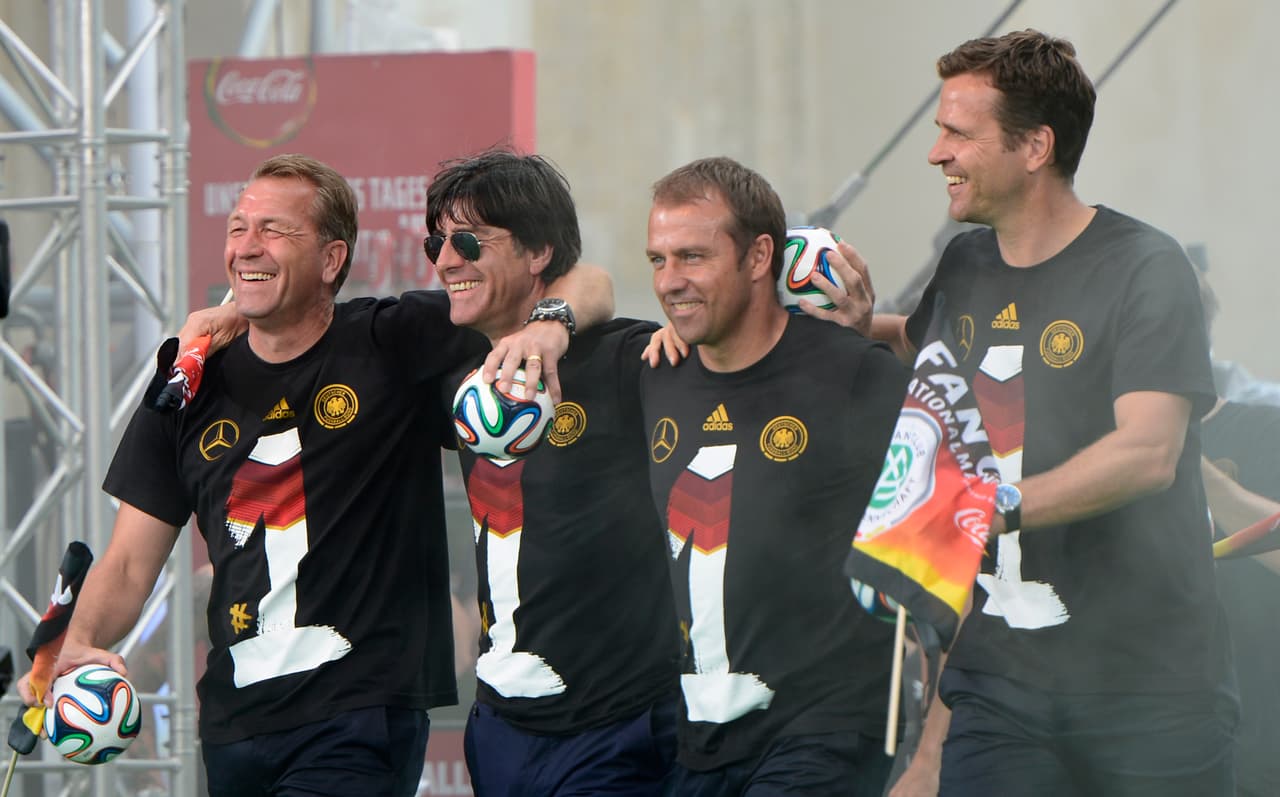 Como entrenador, Flick fue asistente de Joachim Low en la selección alemana con excelentes resultados (hasta el 2014).