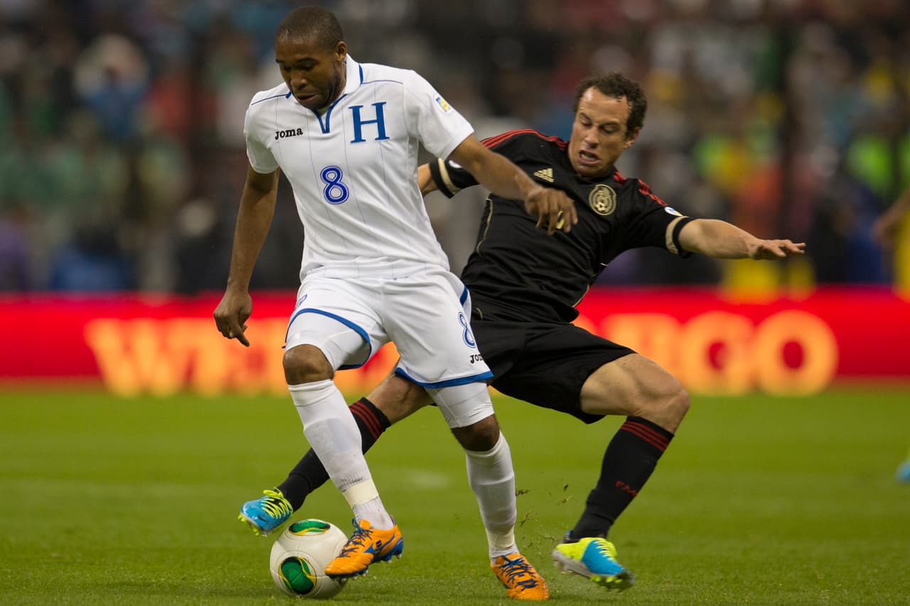 Sin embargo, en el segundo tiempo la Selección Mexicana volvió a ser el equipo chato que no sabía cerrar los duelos, ni encontrar la forma de mantener la posesión del esférico para amarrar los partidos.