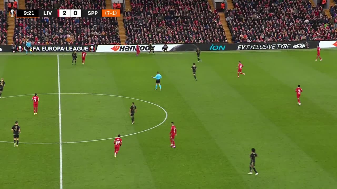 ¡GOL!  anota para Liverpool. Mohamed Salah