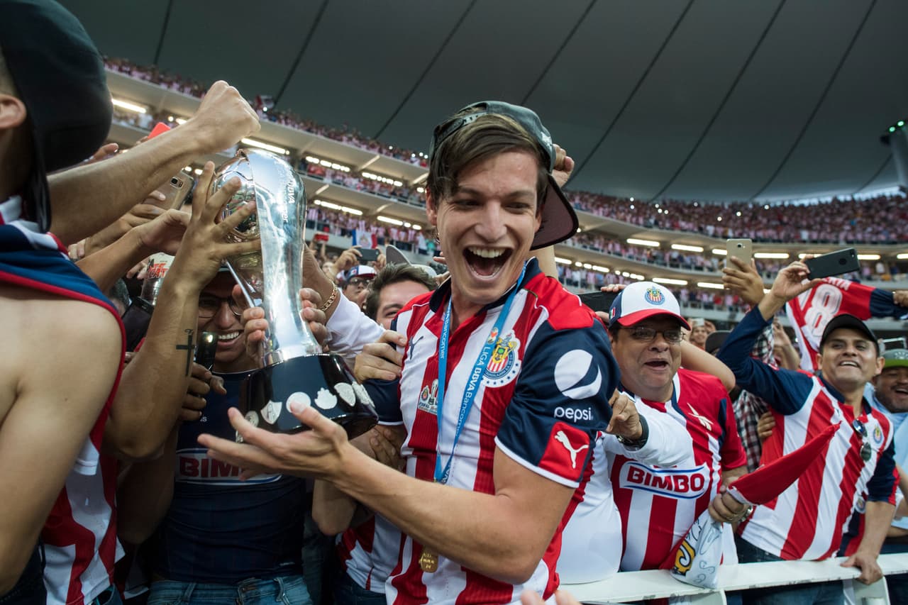 Fierro es campeón de la Liga MX con el Guadalajara siendo pieza fundamental para Matías Almeyda. Justamente, el 'Pelado' se lo llevó al San José Earthquakes de la MLS.