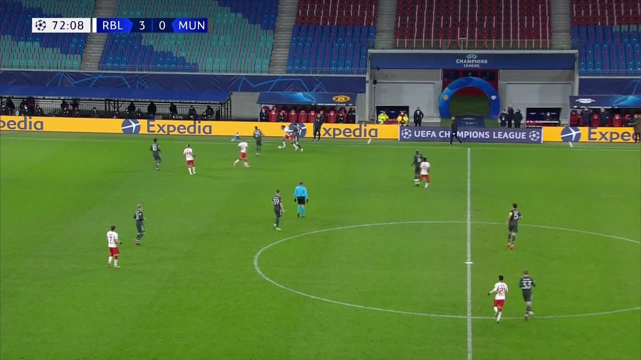 ¡TIRO ATAJADO! disparo por Mason Greenwood.