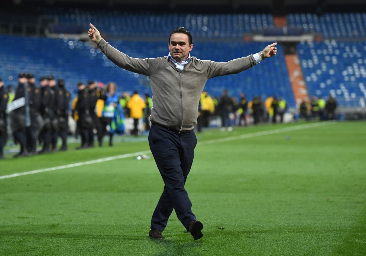 Marc Overmars - Ajax, Arsenal y Barcelona se deleitaron con el fútbol del mediocampista cuando era jugador, siendo incluso parte del equipo campeón de Champions en 1995 con la escuadra de Amsterdam. Ahora es el Jefe de Deportes allí.