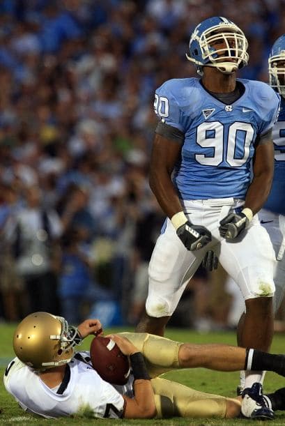 1. Quinton Coples - North Carolina - Edad 21 años - Estatura 1.98 m (6'6") - Peso 129 kg (284 lb).