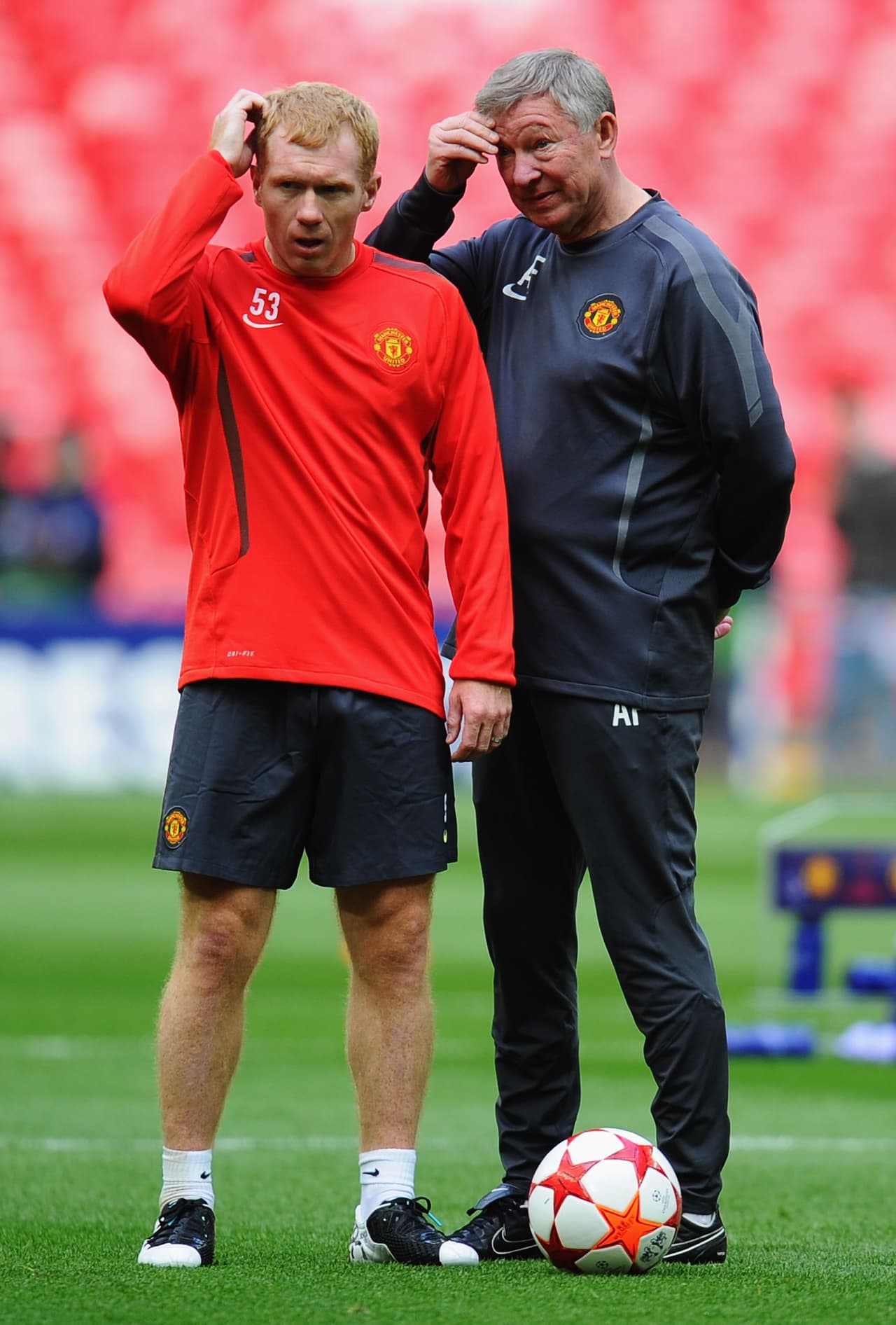 Scholes y Ferguson estuvieron sincronizados en sus carreras e incluso en sus retiros de Manchester United, el primero bajo el mando del segundo.