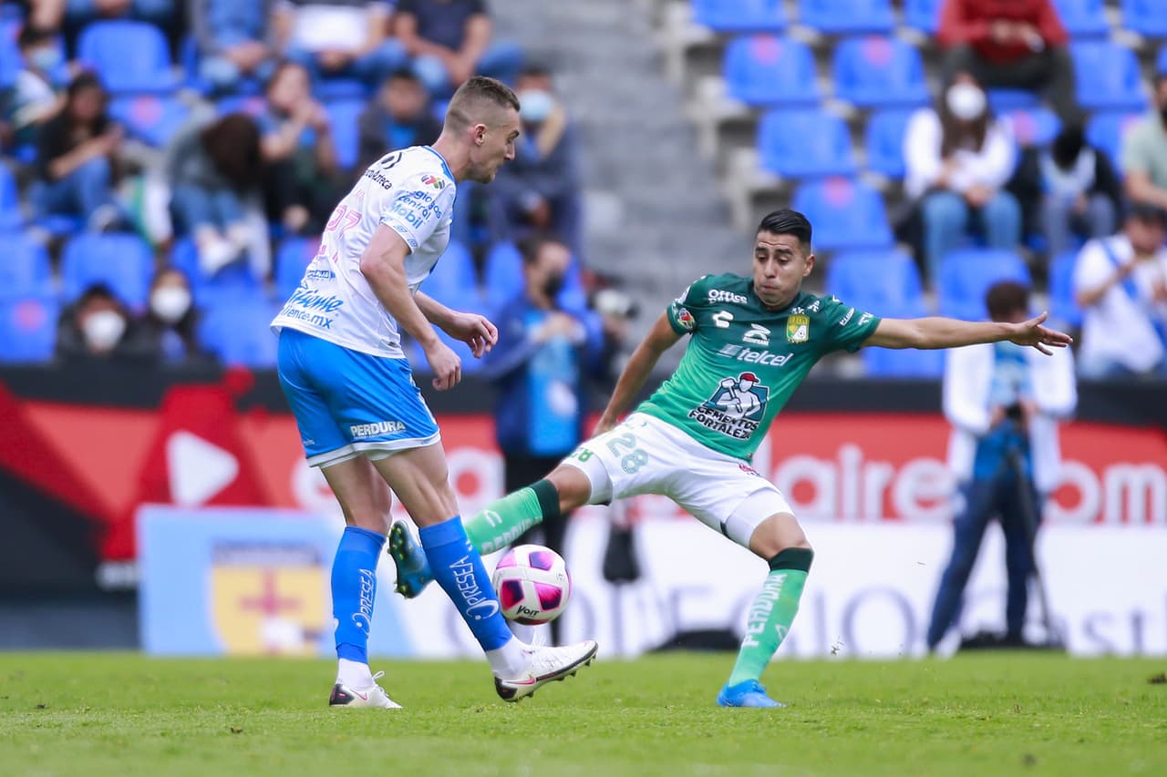 Con un autogol de Juan Pablo Segovia, León vence 0-1 a Puebla en el Estadio Cuauhtemoc.