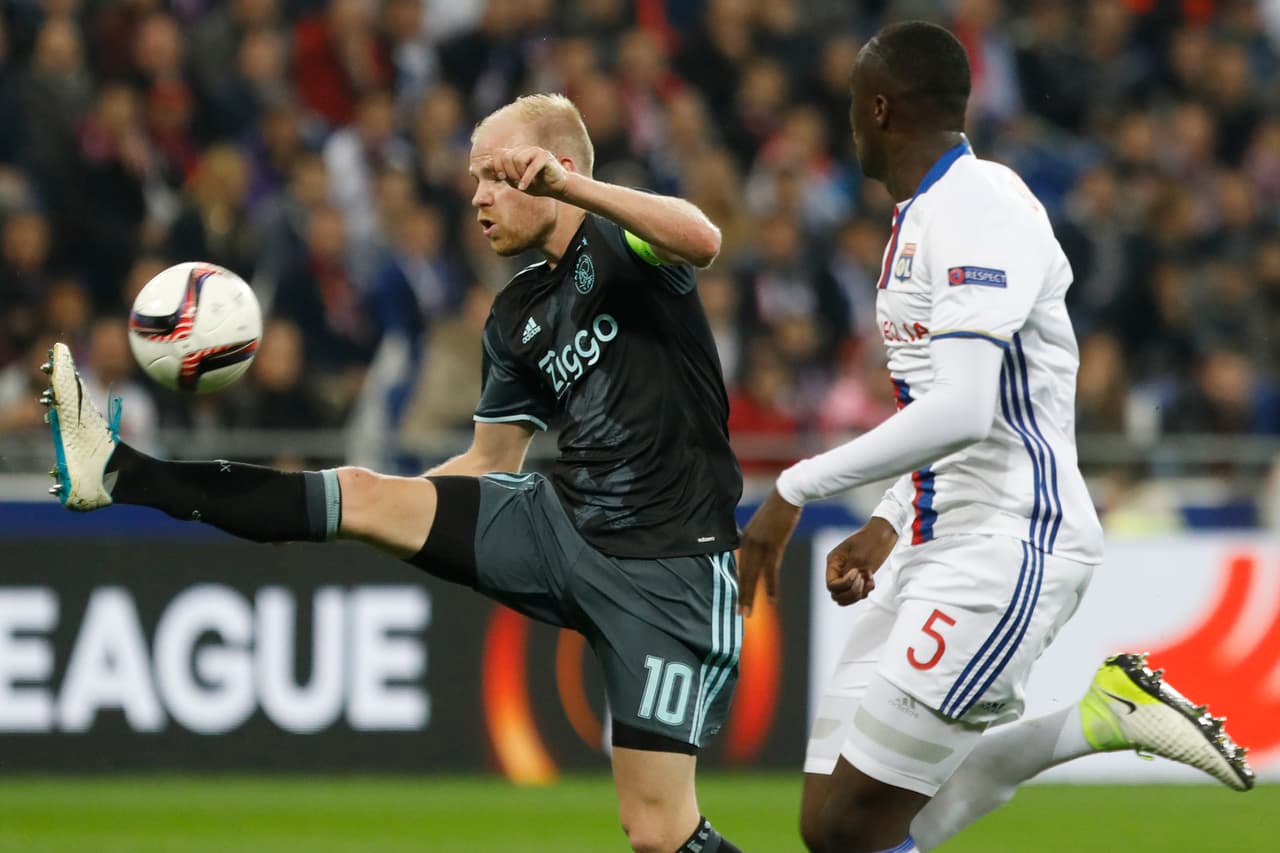 Klaassen, en el medio campo, lideró algunos contragolpes que resultaron infructuosos para el Ajax, que seguía dándole vida al Lyon.
