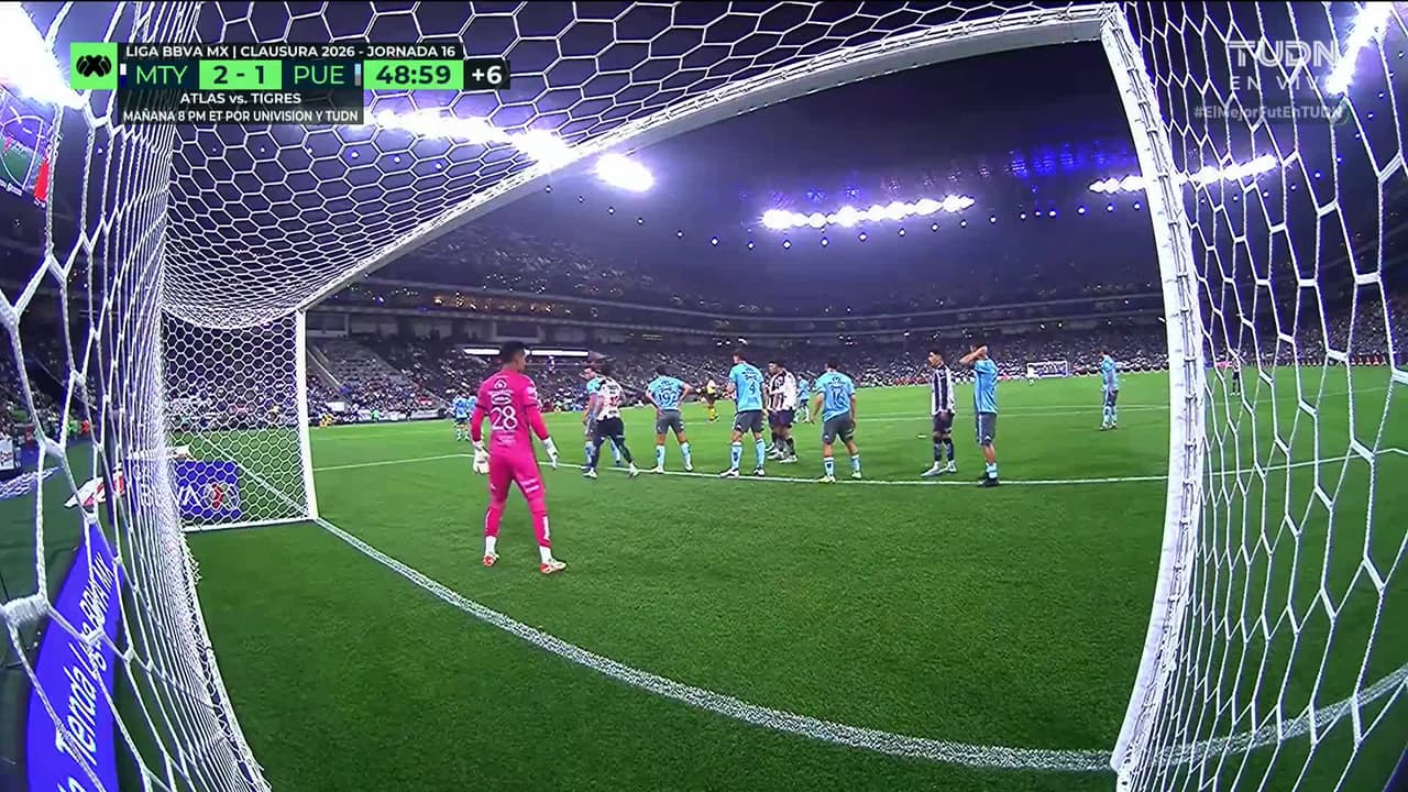 ¡TIRO ATAJADO! disparo por Ricardo Chávez.