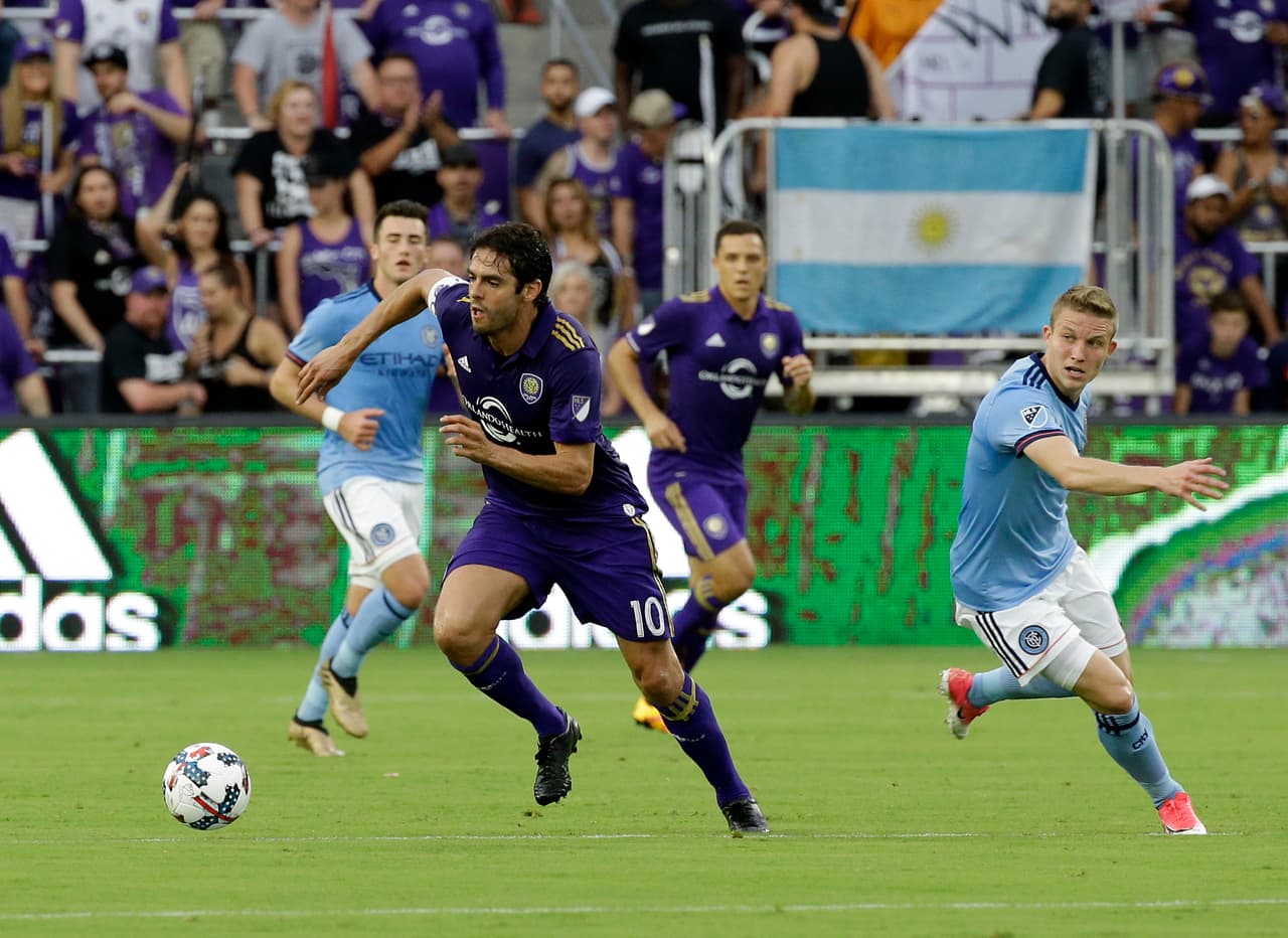 Tras su paso en 2014 por Sao Paulo, Kaká llegó en 2015 a Orlando City en la MLS, donde dio sus últimos pasos como futbolista profesional.