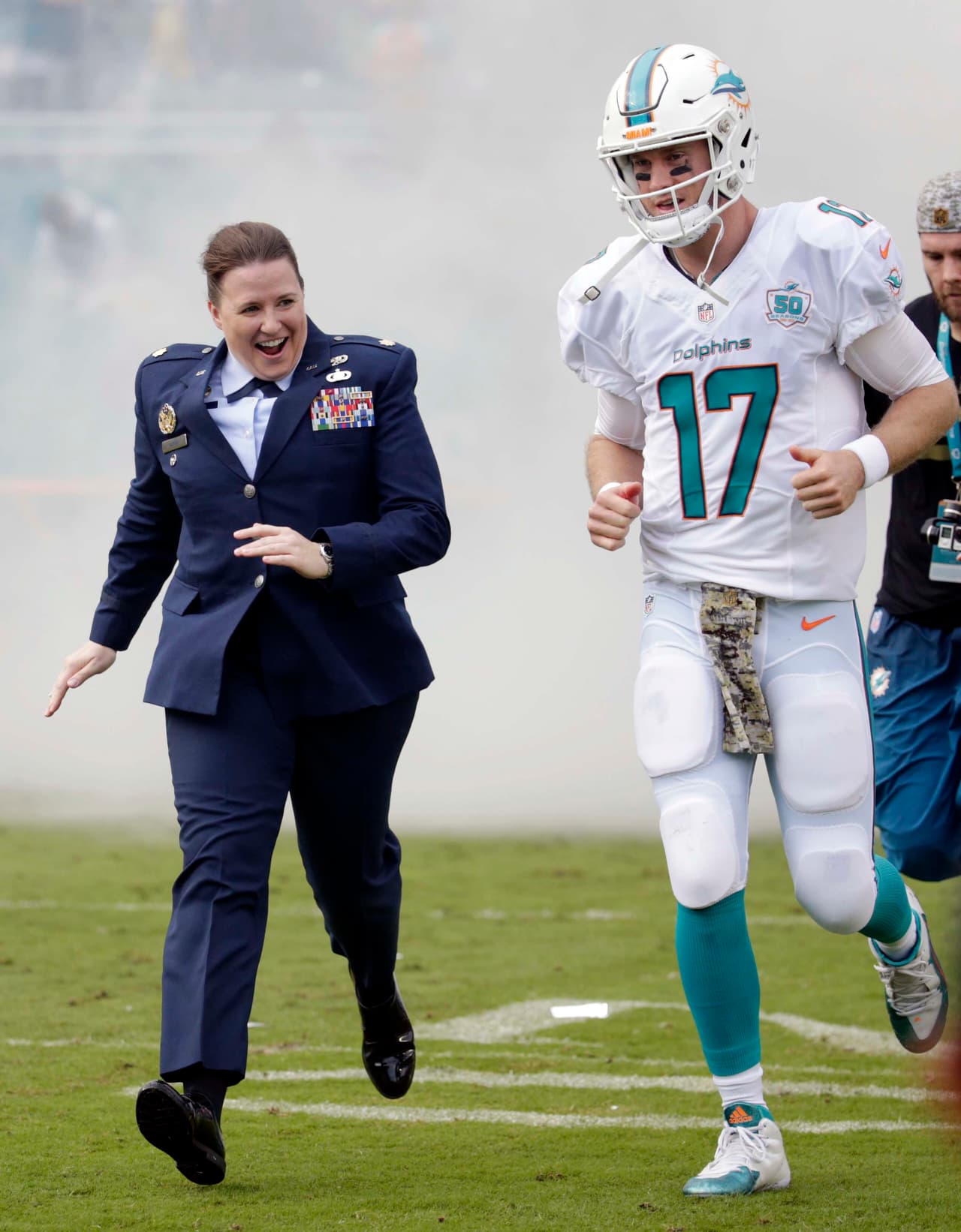 En su regreso a los emparrillados Tony Romo logró la victoria para los Cowboys 24-14 sobre los Dolphins y estas fueron las mejores tomas del partido.