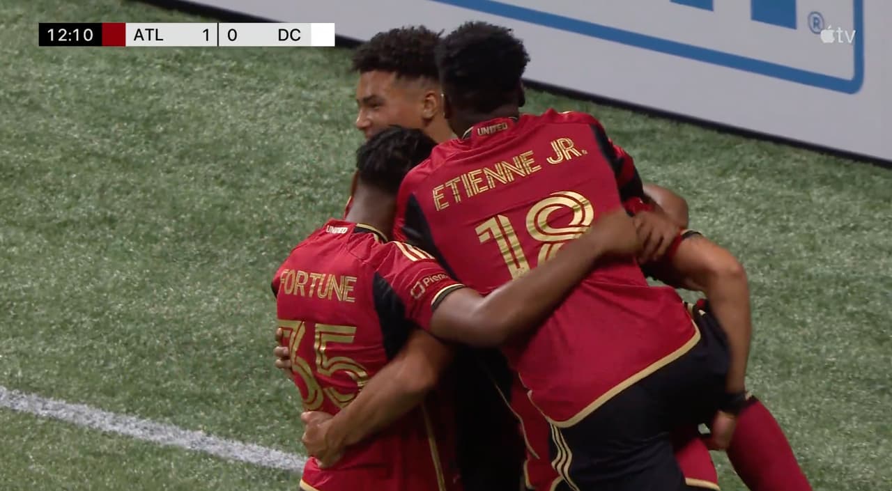 Giorgos Giakoumakis la manda a guardar y marca el 1-0