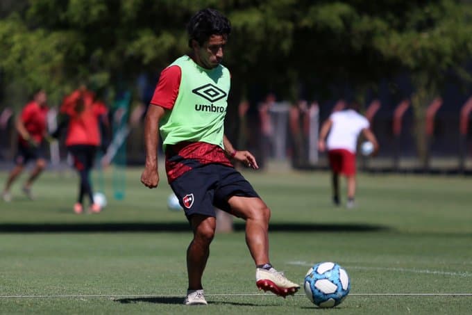 Montreal incorpora a préstamo a extremo argentino