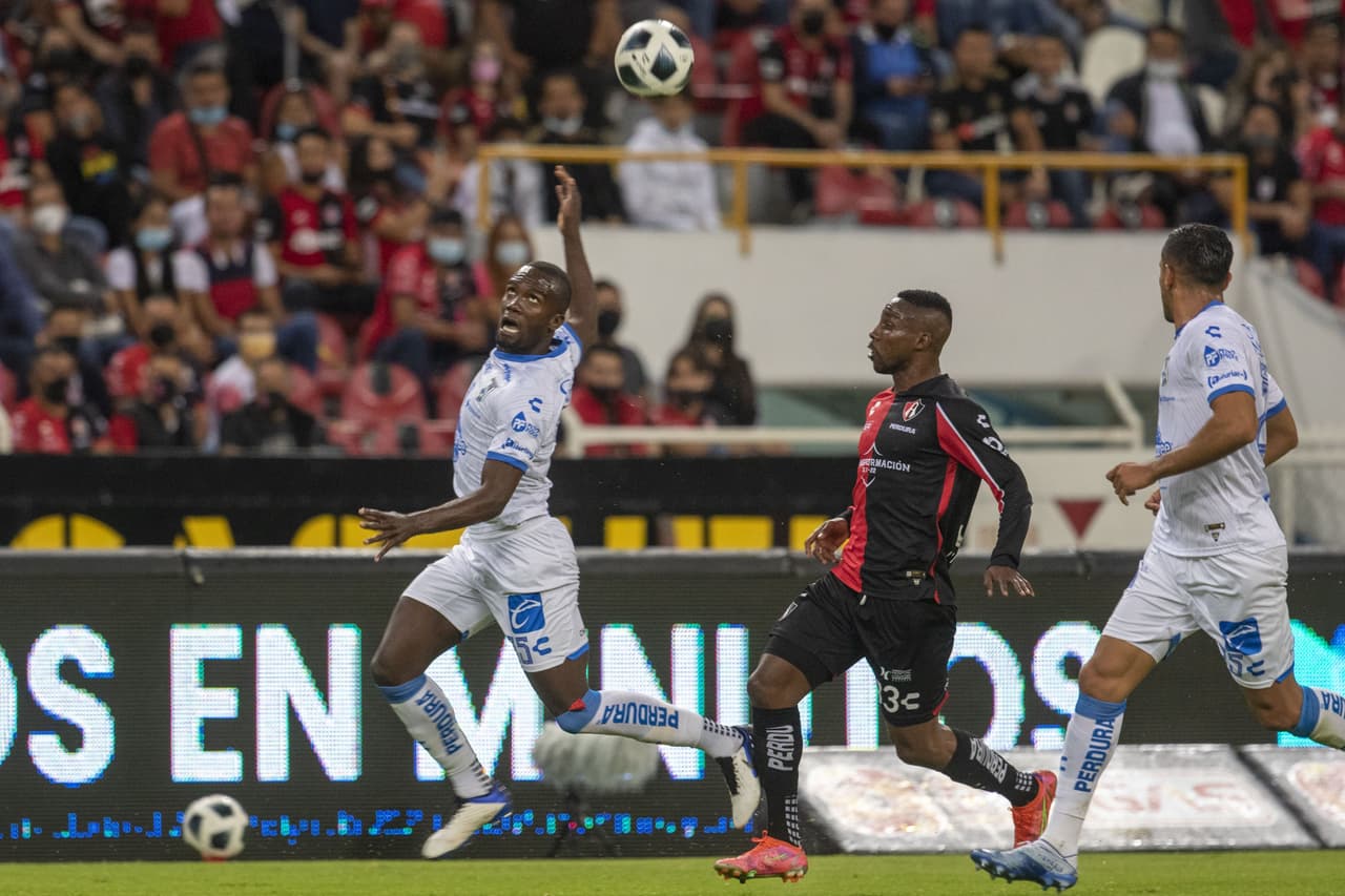 Julio Furch y Christopher Trejo son los encargados de anotar en la victoria 2-0 sobre Querétaro.