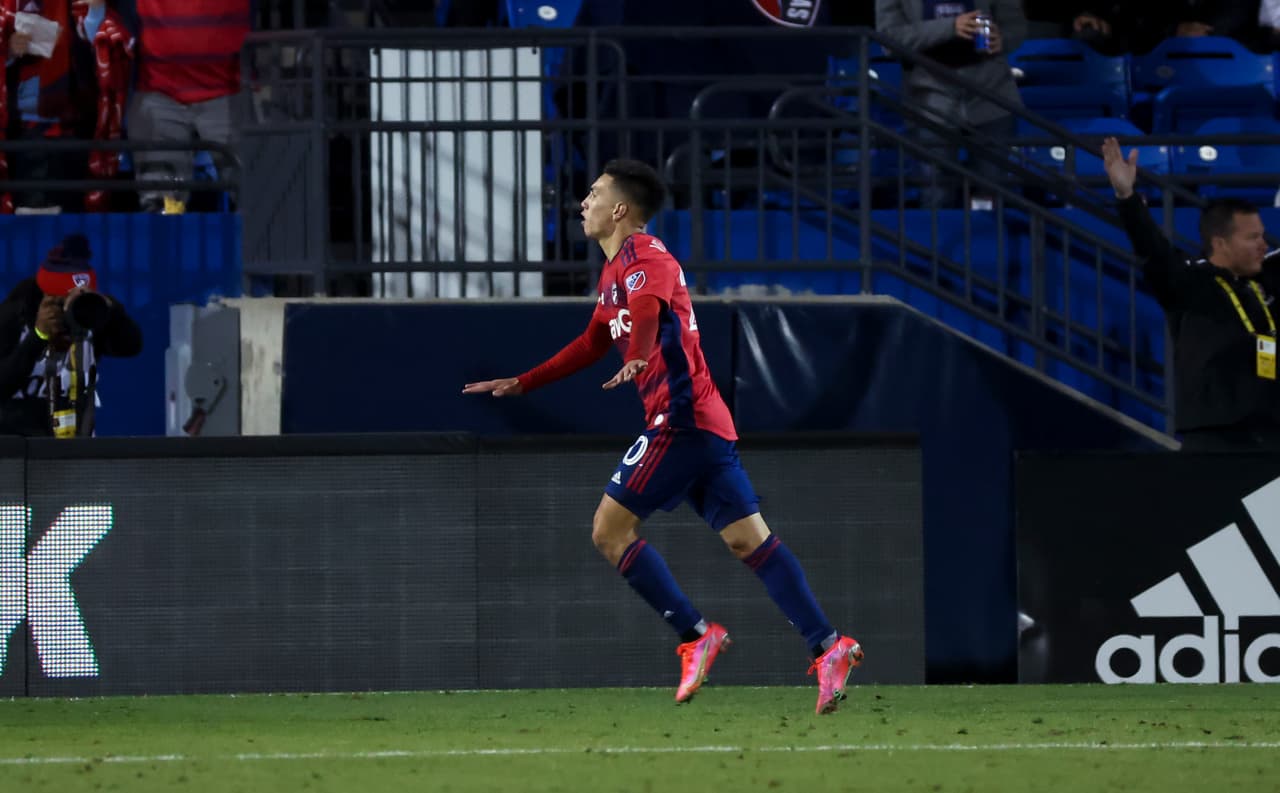 Velasco fue autor de un gol de mucha categoría sobre el final del partido.
<br>