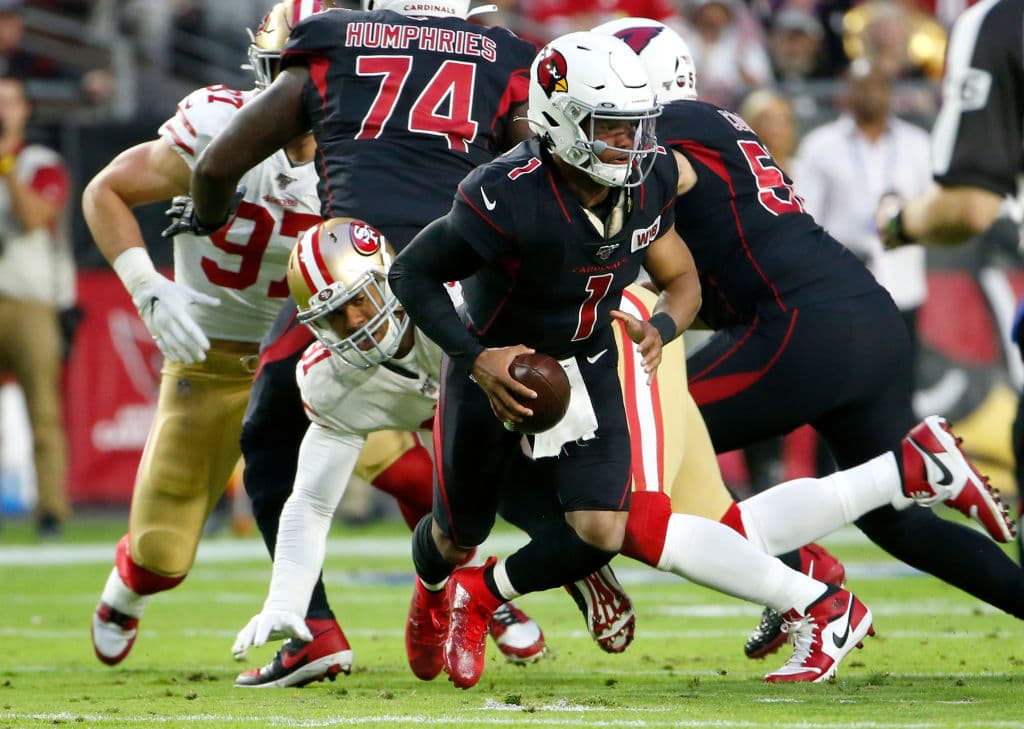 Los 49ers se confirman como candidatos al título, vencen 28-25 a los Cardinals que al final complicaron al equipo de Garoppolo.