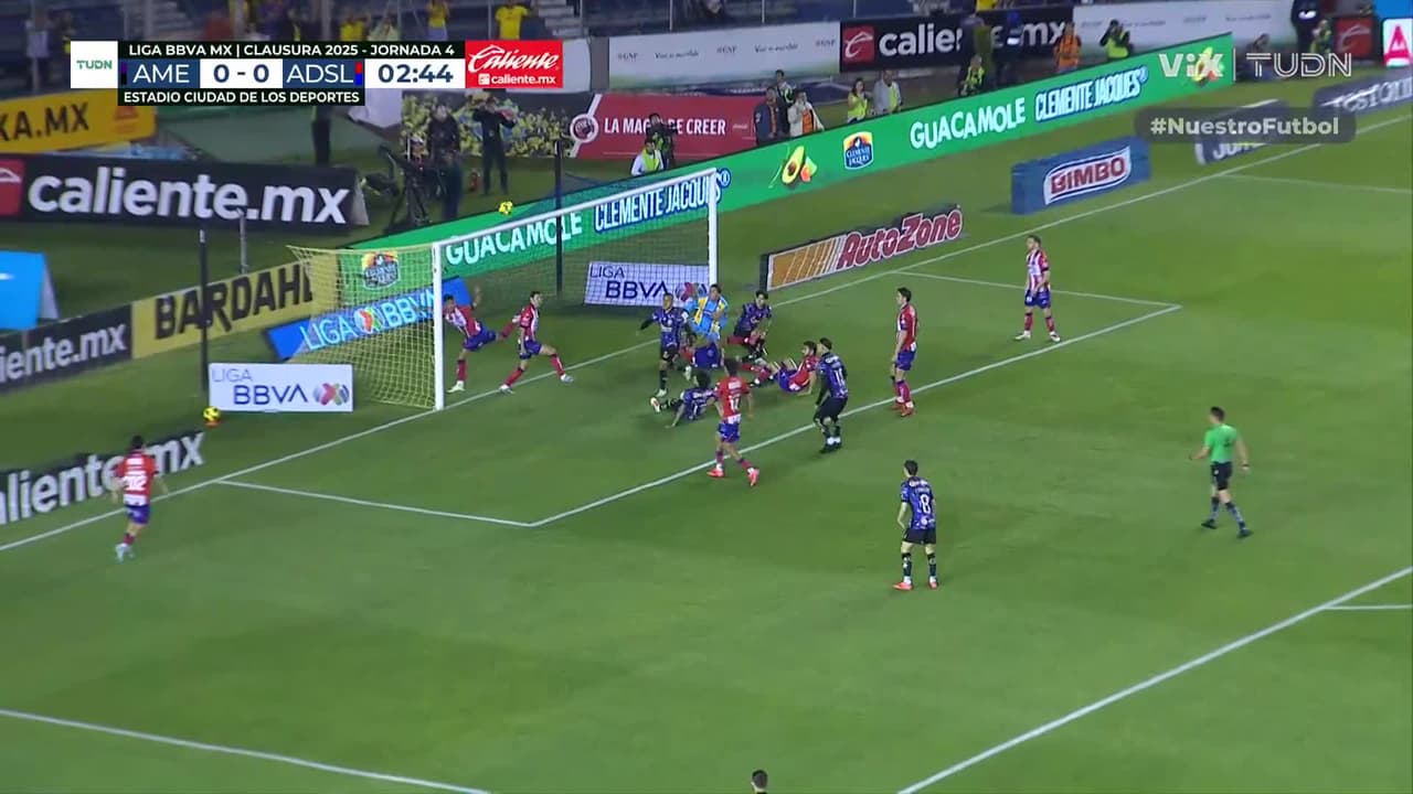 ¡Locura en el área de San Luis! América no logra abrir el marcador