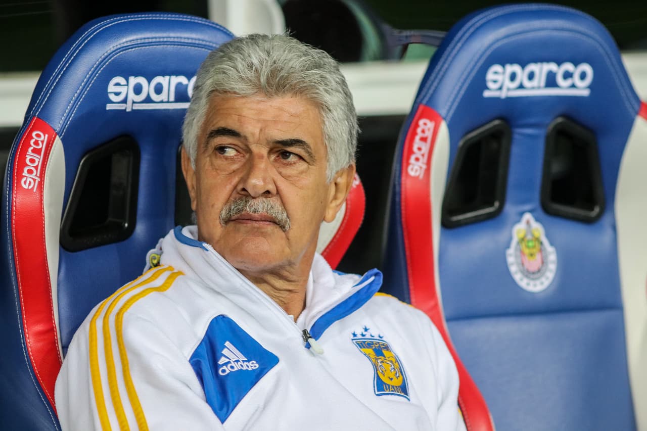 <b>Ricardo 'Tuca' Ferretti</b>. Desde 2010, en su tercera etapa como técnico de Tigres, acostumbrado a llevar a su equipo a la Liguilla. Jugar Liguillas es como el ABC para Tuca, todo un viejo lobo de mar.