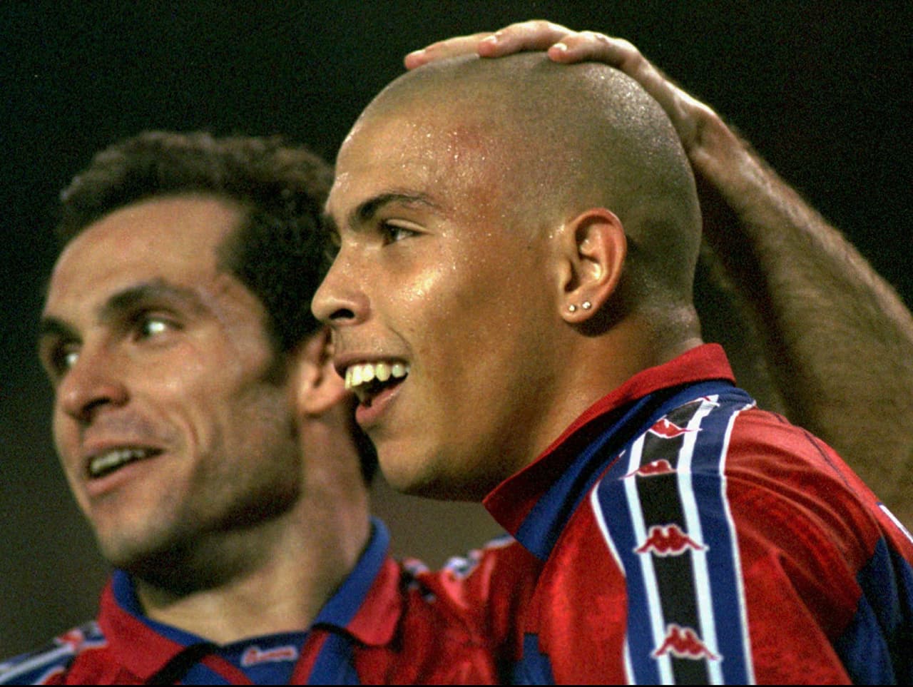 Sin embargo, al no llegar a un acuerdo para su renovación con el club, decidió irse al Inter de Milán a final de esa temporada.