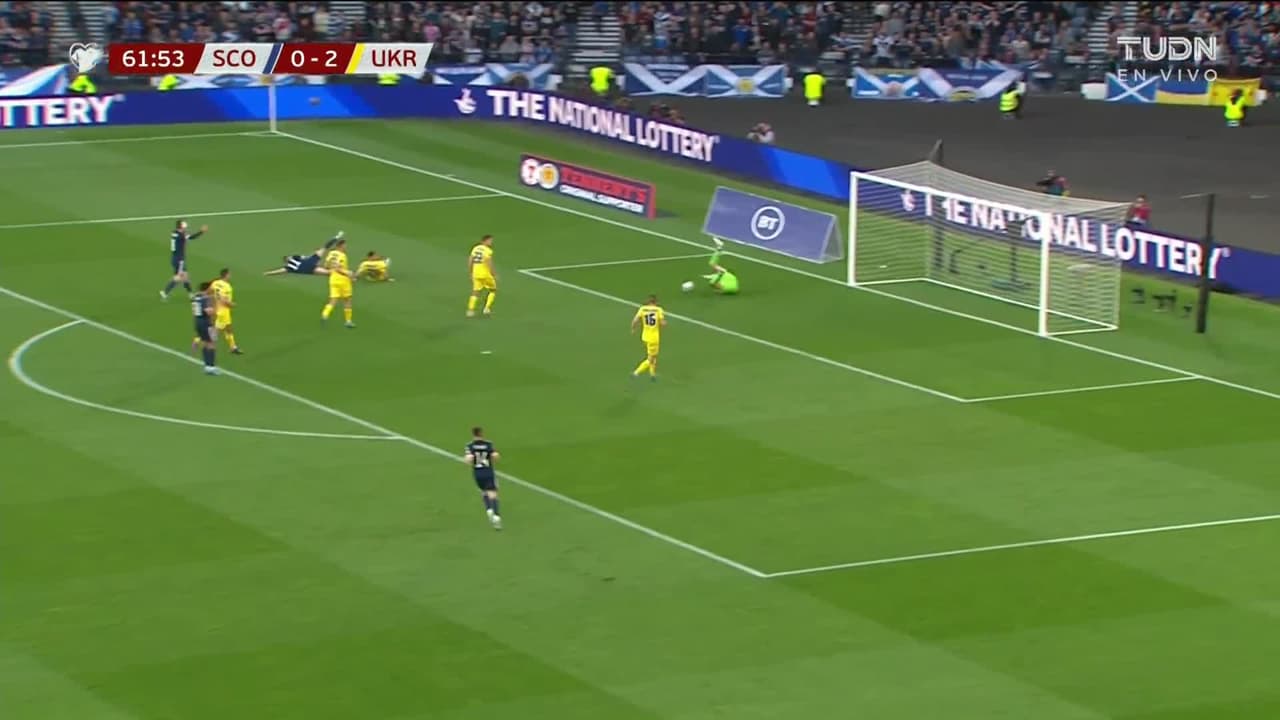 ¡TIRO ATAJADO! disparo por Ryan Christie.