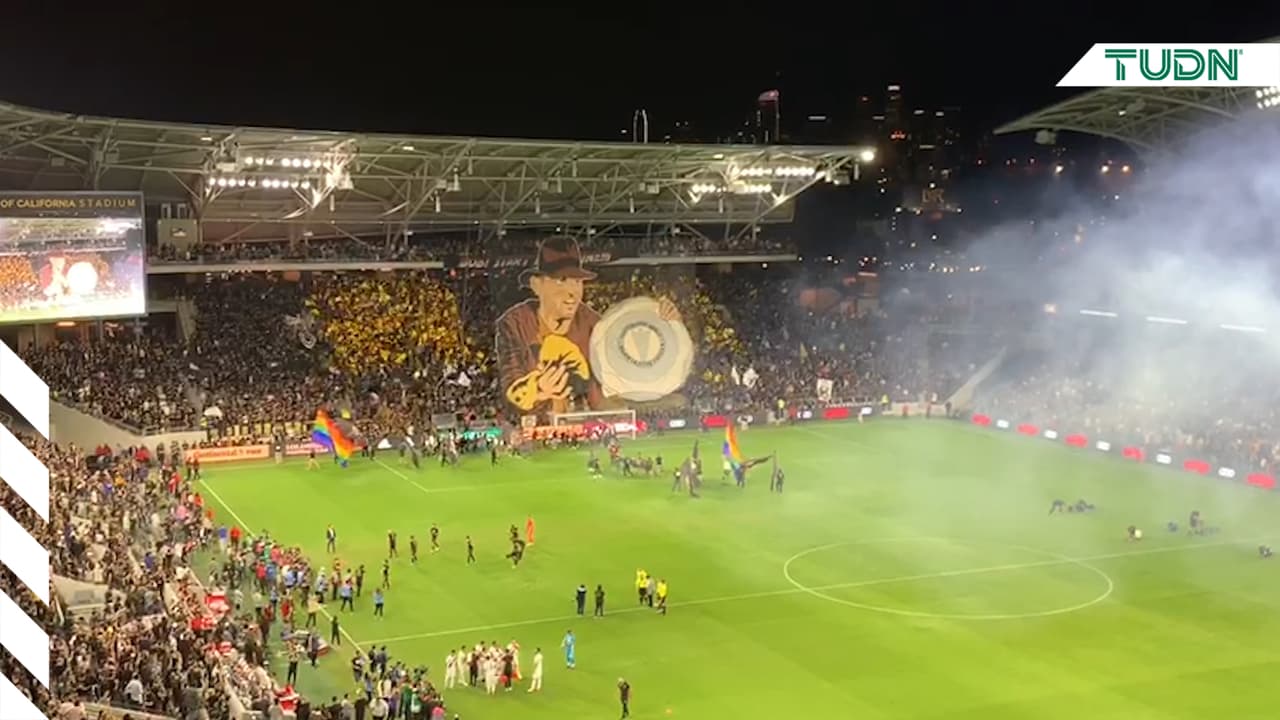 Tifo a Carlos Vela en LAFC