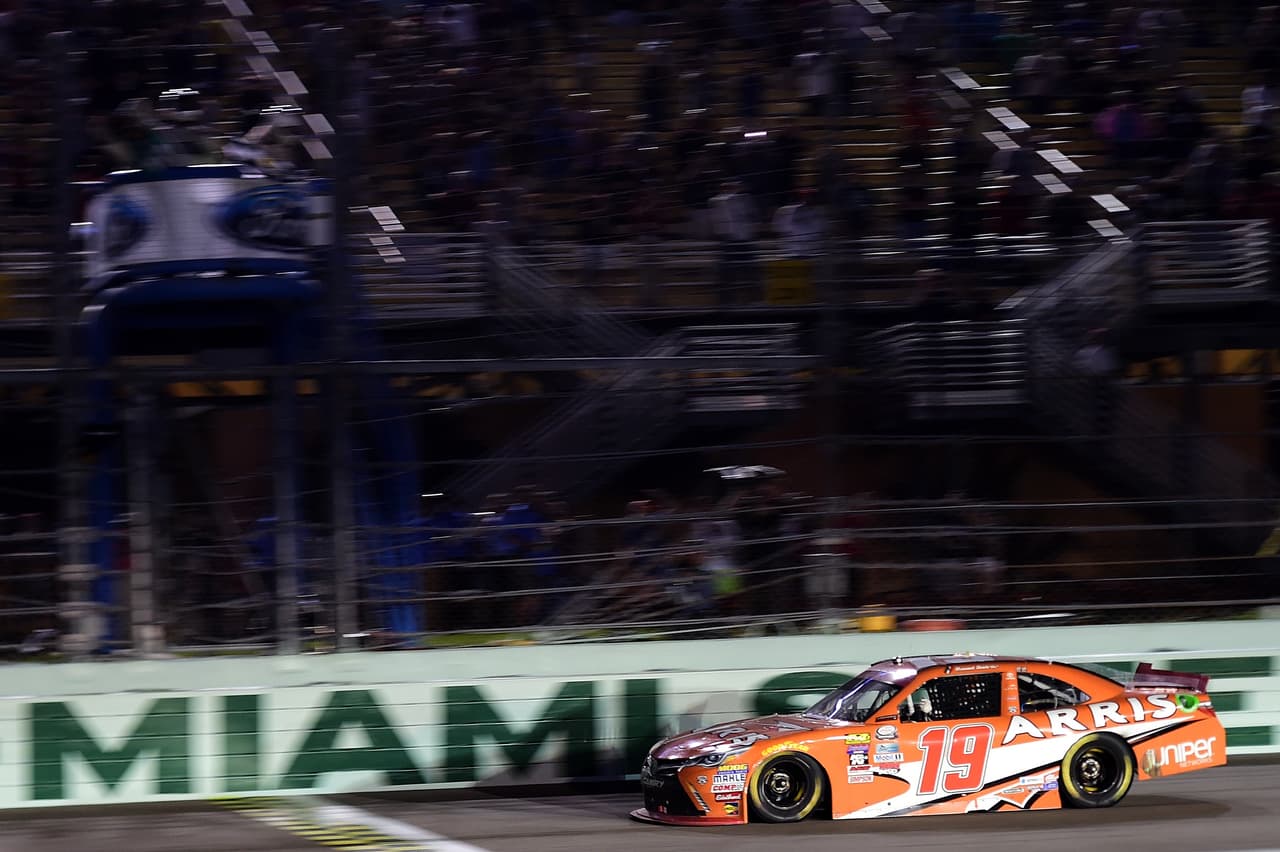 El nacido el 7 de enero de 1992 se impuso con su equipo Joe Gibbs Racing el pasado sábado.