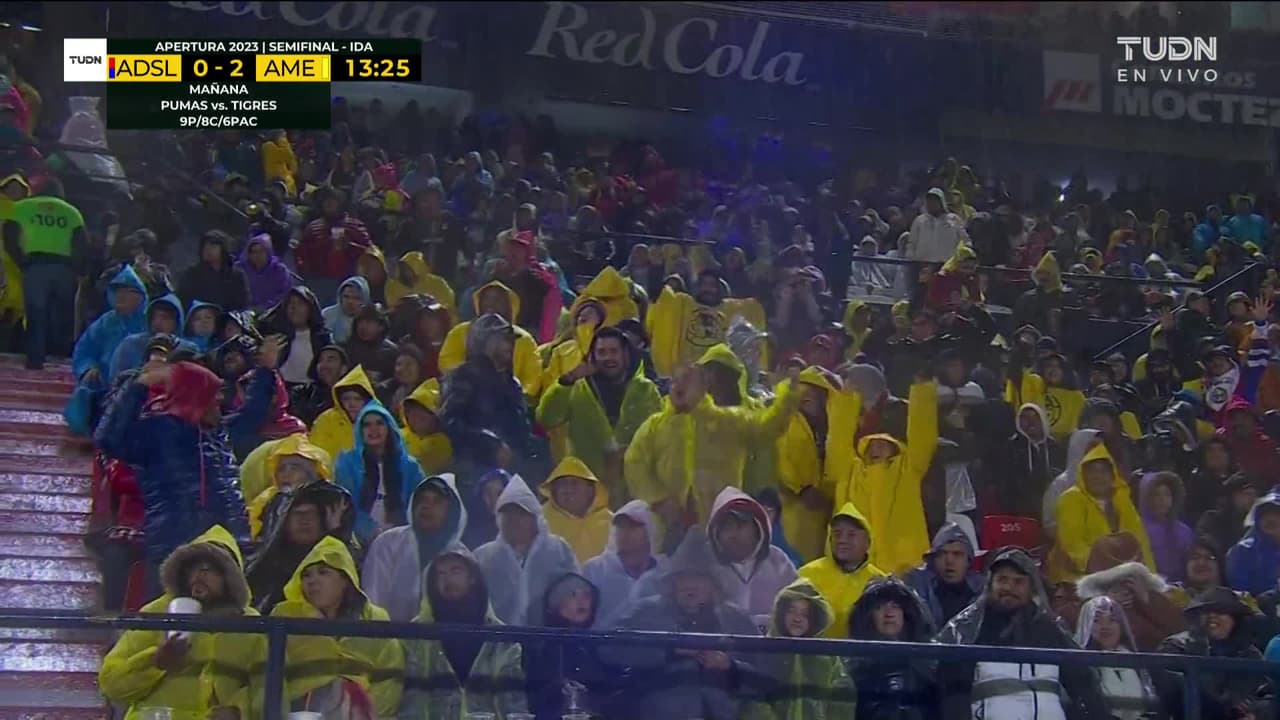 ¡GOL!  anota para América. Henry Martín