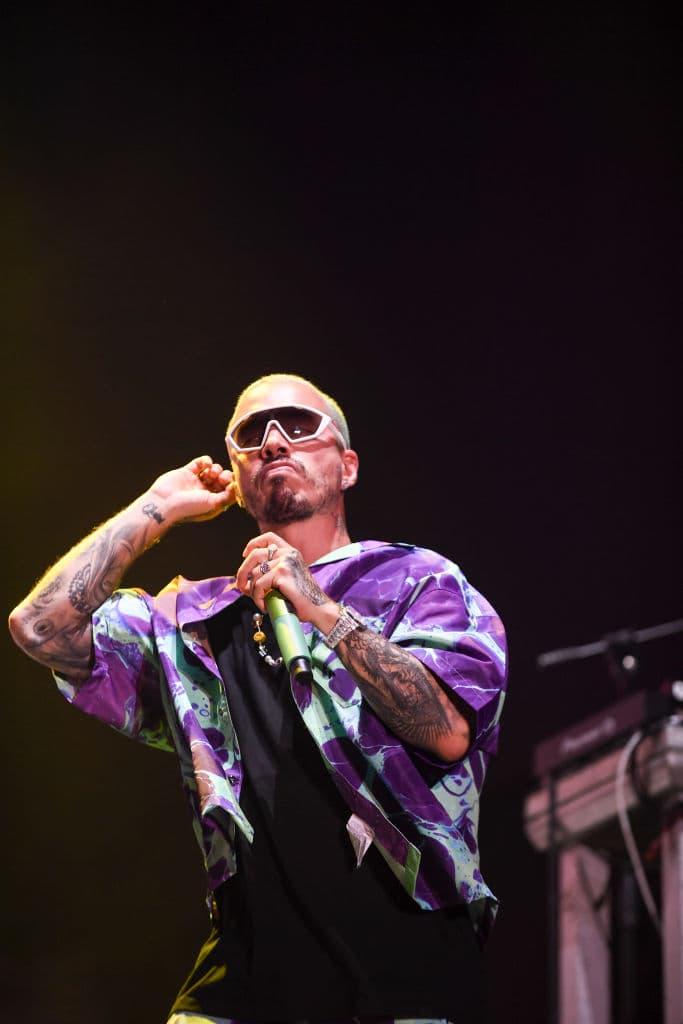 La pareja sale en la portada de la aclamada revista en una imagen en blanco y negro.
<br>