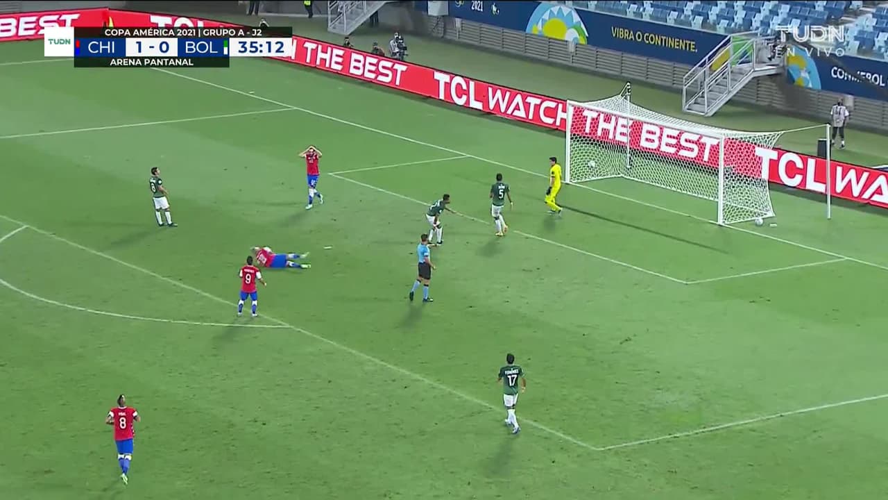 ¡TIRO ATAJADO! disparo por Eduardo Vargas.